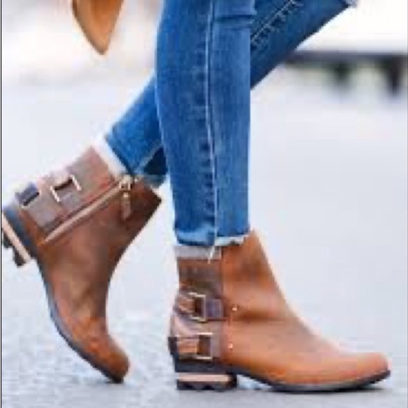 Sorel | Lolla Leather Waterproof Boots Peat Moss Green Olive - Picture 16 of 16